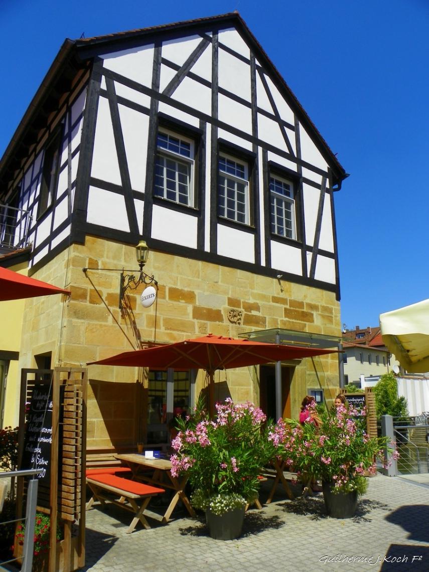 tags: Arquitetura,enxaimel,urbano,flores

Eckerts Wirtshaus, Bamberg, Alemanha