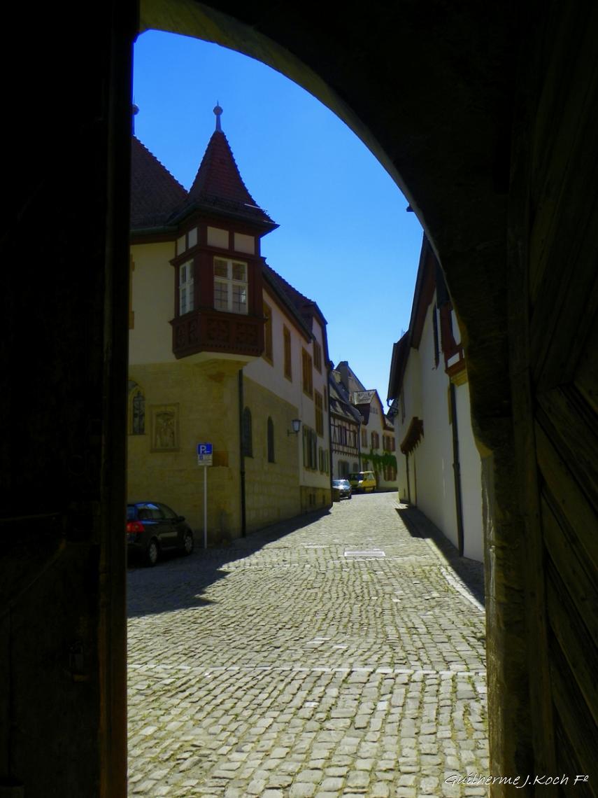tags: Arquitetura,paisagem urbana,ruelas

Historical Museum Bamberg, Alemanha