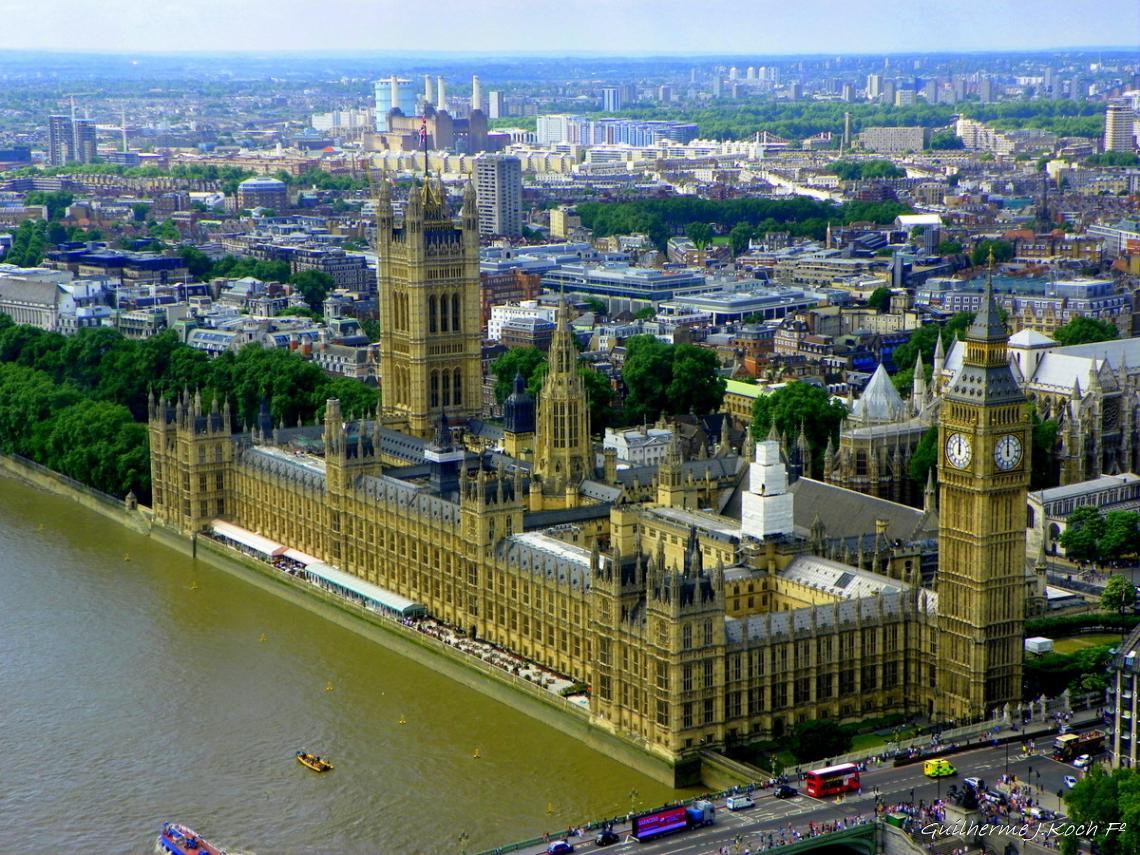 tags: paisagem urbana,Arquitetura,Hist&oacute;tia

 Parlamento e o Big Ben, Londres, UK
