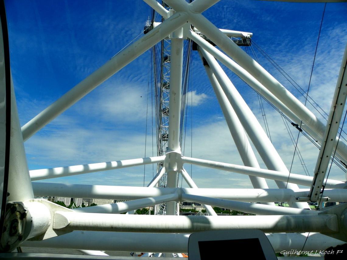 tags: Arquitetura,roda gigante,c&eacute;u

London Eye, Londres, UK