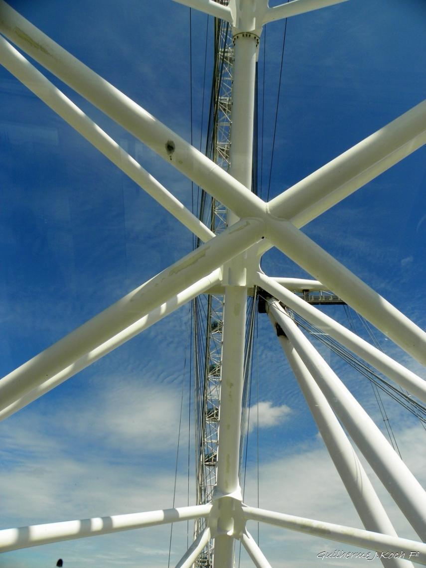tags: Arquitetura,roda gigante,c&eacute;u

London Eye, Londres, UK