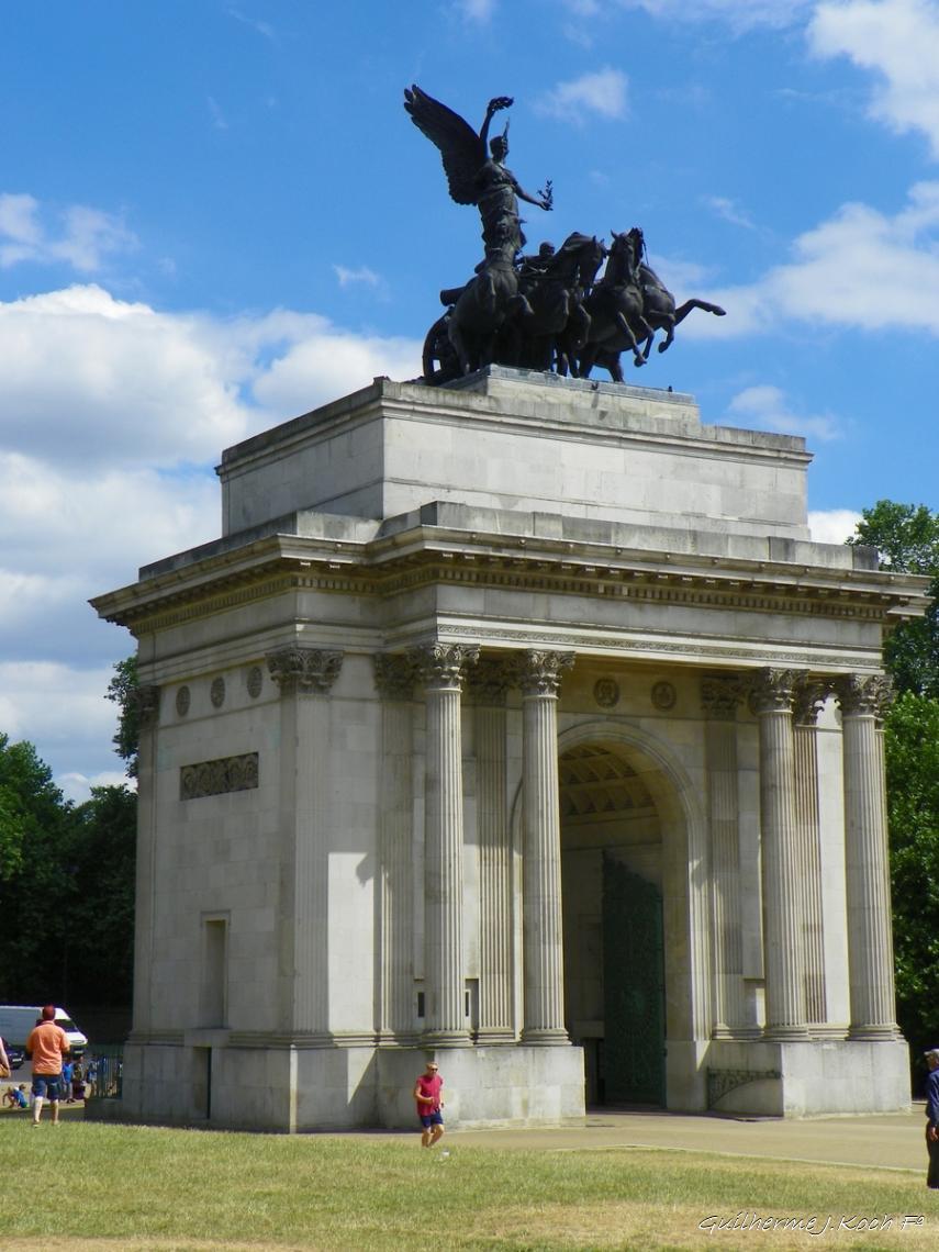 tags: Arquitetura,monumento,hist&oacute;ria

Wellington Arch,  Londres, UK