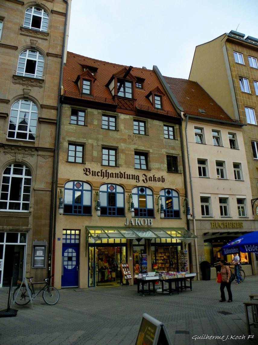 tags: Arquitetura,paisagem urbana,pr&eacute;dios antigos

Centro hist&oacute;rico de N&uuml;rnberg, Alemanha