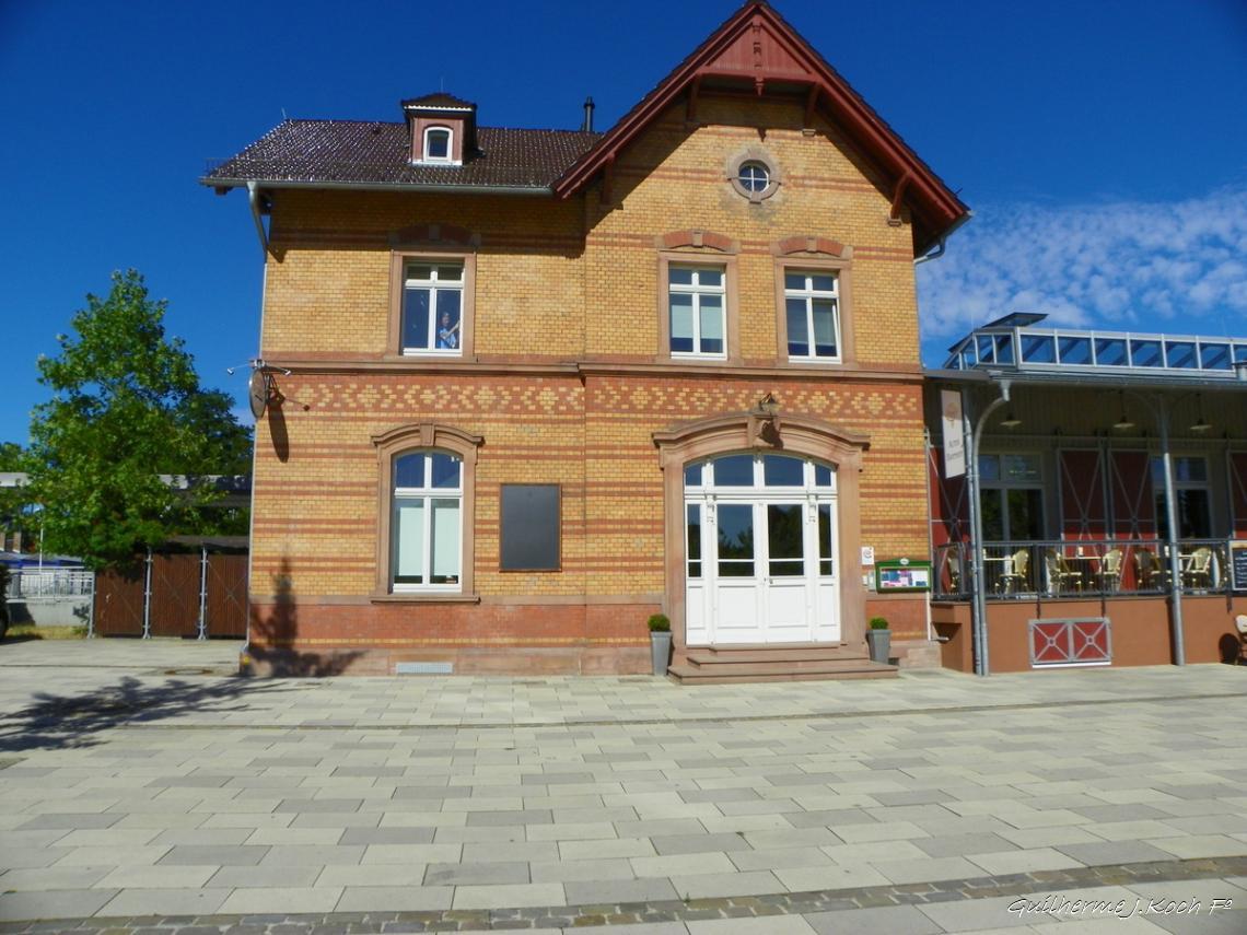 tags: Arquitetura,esta&ccedil;&atilde;o,hist&oacute;ria

Heusenstamm Alemanha