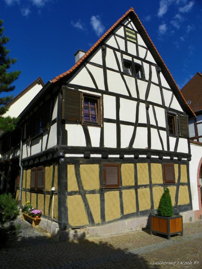 tags: Arquitetura,enxaimel,hist&oacute;ria

Heusenstamm, Alemanha