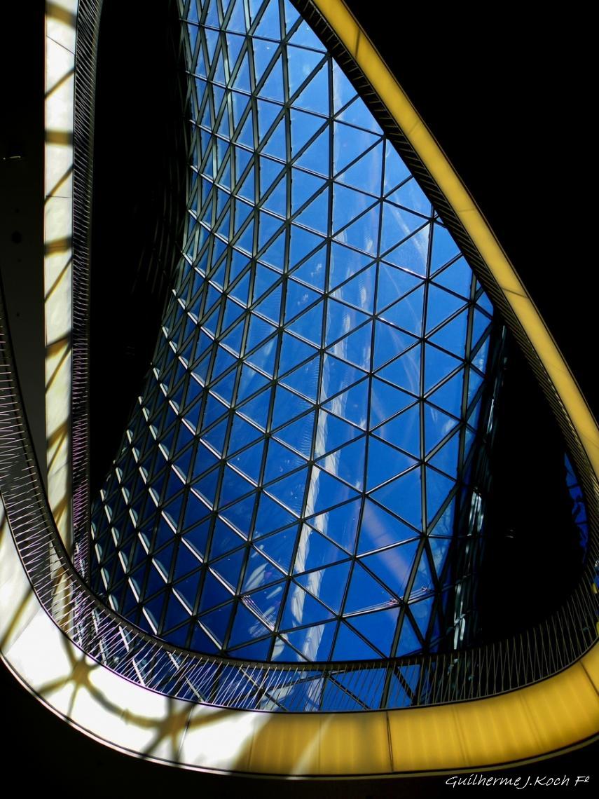 tags: Arquitetura,Moderno,shopping

MyZeil, Shopping Mall, Frankfurt, Alemanha