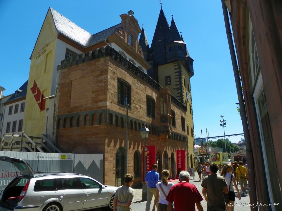 tags: Arquitetura,hist&oacute;ria

Centro hist&oacute;rico, Frankfurt, Alemanha