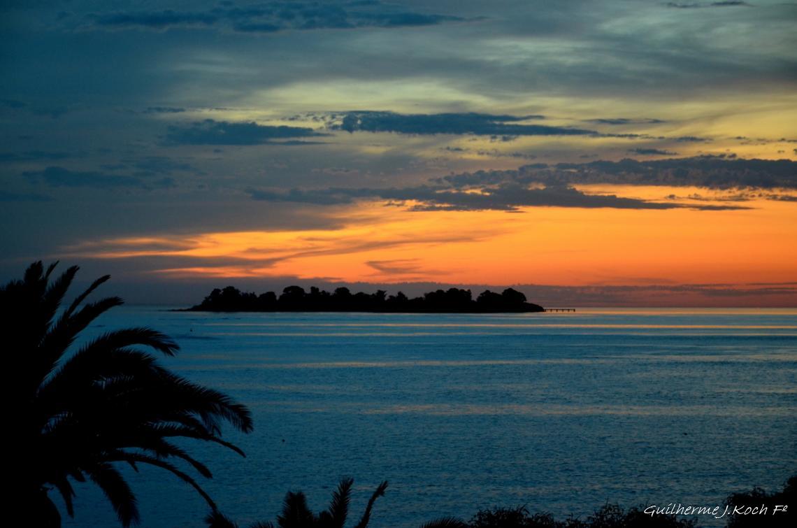 tags: mar,por-do-sol,ilha

Colonia Del Sacramento, Uruguai