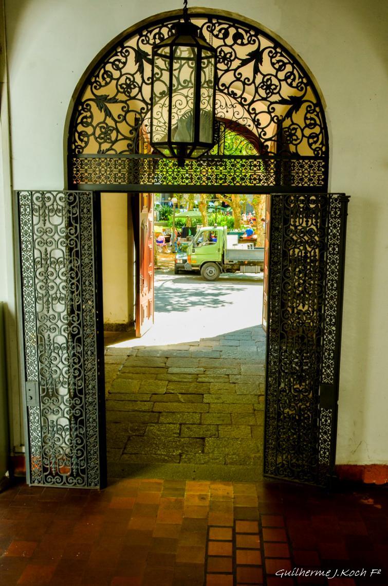tags: Museu,Arquitetura,pr&eacute;dios hist&oacute;ricos,portal

Museo Historico Cabildo de Montevideo, Uruguai