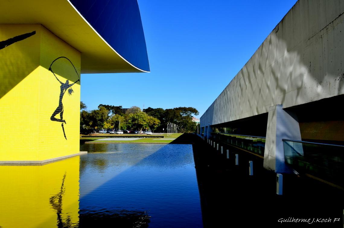 tags: Arquitetura,Moderno,Museu,amarelo

Museu Oscar Niemeyer, Curitiba, PR, Brasil