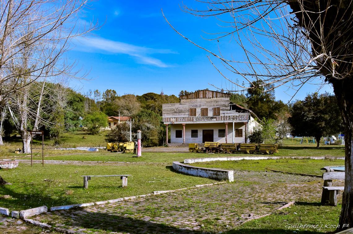 tags: Arquitetura,Hist&oacute;tia,abandono

Minas do Camaqu&atilde; hoje - Ca&ccedil;apava do Sul - RS - Brasil