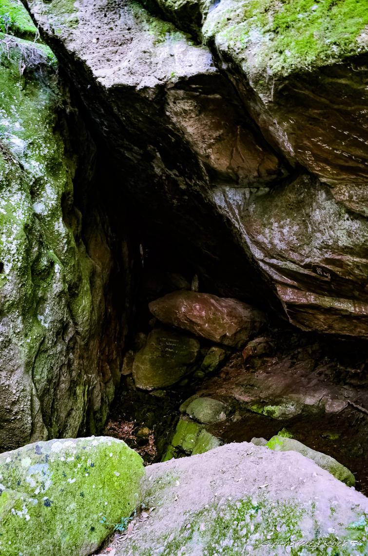 tags: paisagem,morros,natureza,floresta,mata,grutas

Parque Natural M. Pedra do Segredo - Ca&ccedil;apava do Sul - RS - Brasil